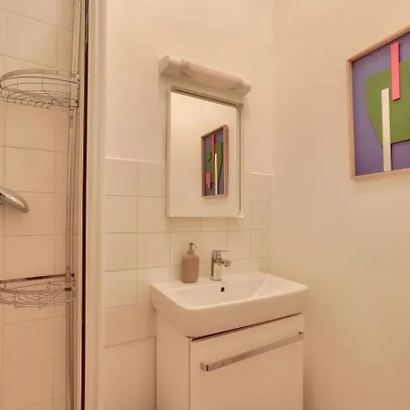 The Eiffel Tower View パリ